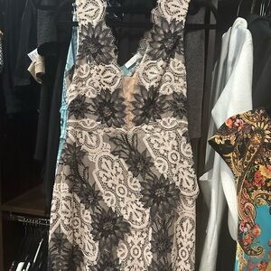 BCBG size 06 gorgeous lace cocktail mini dress, only worn once or twice